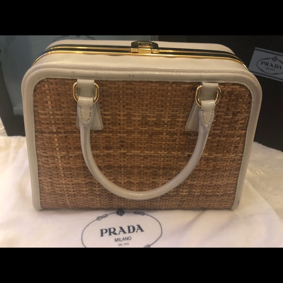 Authentic Prada bag with cream leather - Picture 7 of 8